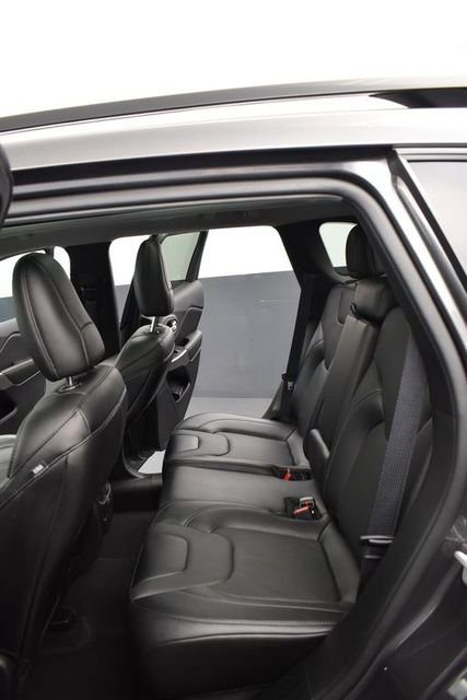 Used 2022 Gray Jeep Limited image 8