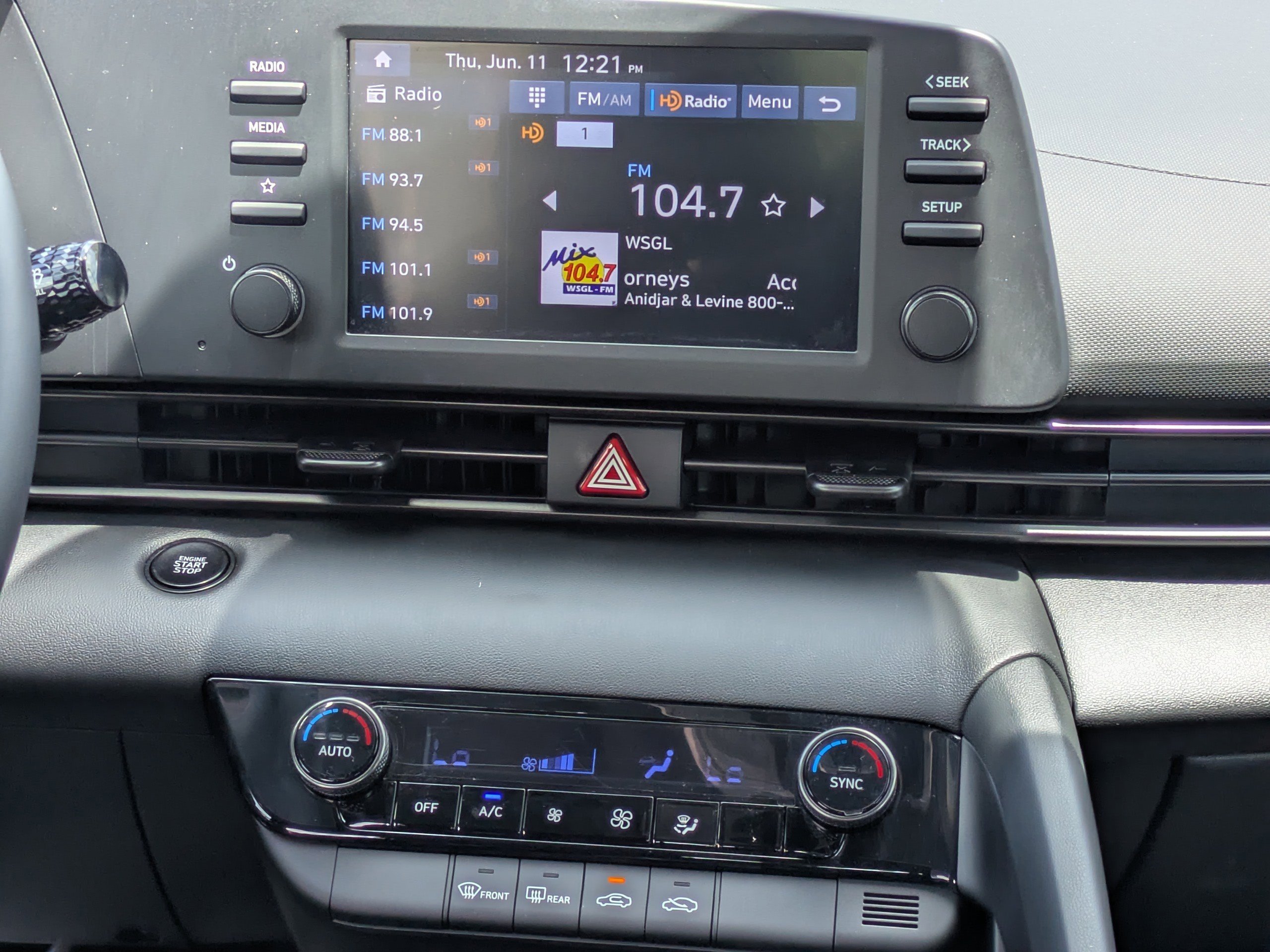 2025 Hyundai Elantra SEL - Photo 15