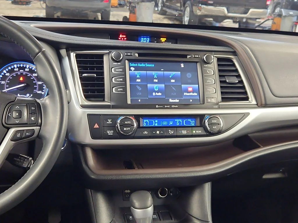 Certified Used 2019 Silver Toyota XLE image 18