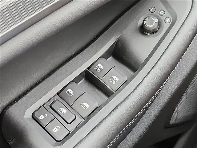 New 2027 PX8 High Gloss Jeep LAREDO 4X2 image 18