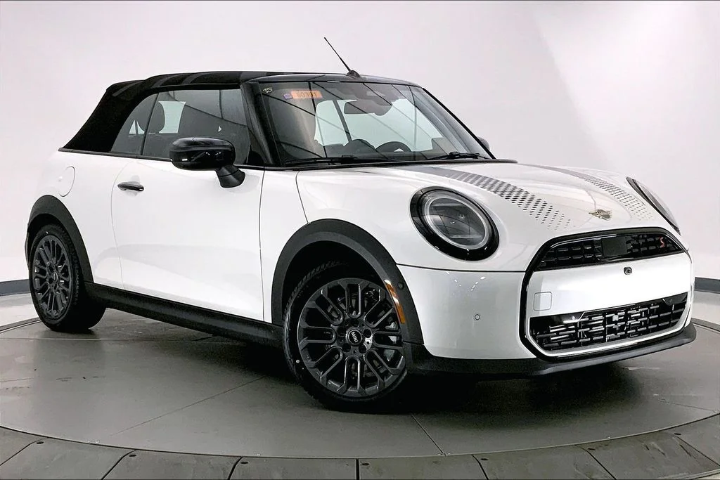 2026 MINI Convertible Cooper S's photo