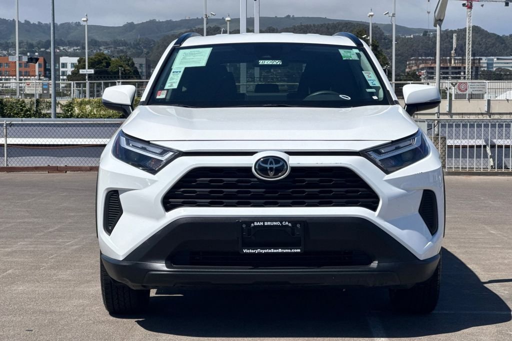 Used 2025 White Toyota XLE image 9