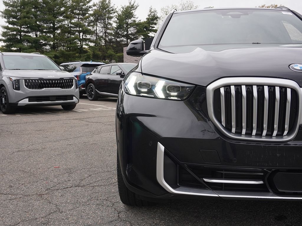 Used 2024 Black BMW xDrive40i image 15