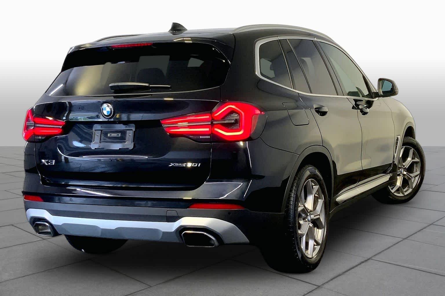Used 2024 Black Sapphire Metallic BMW xDrive30i image 13
