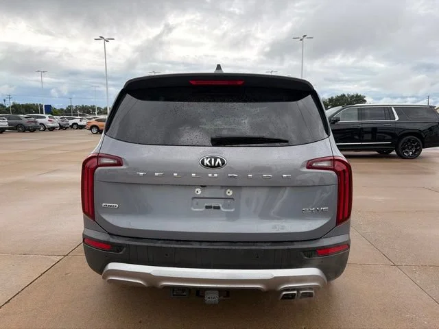 Used 2020 Gray Kia EX image 4
