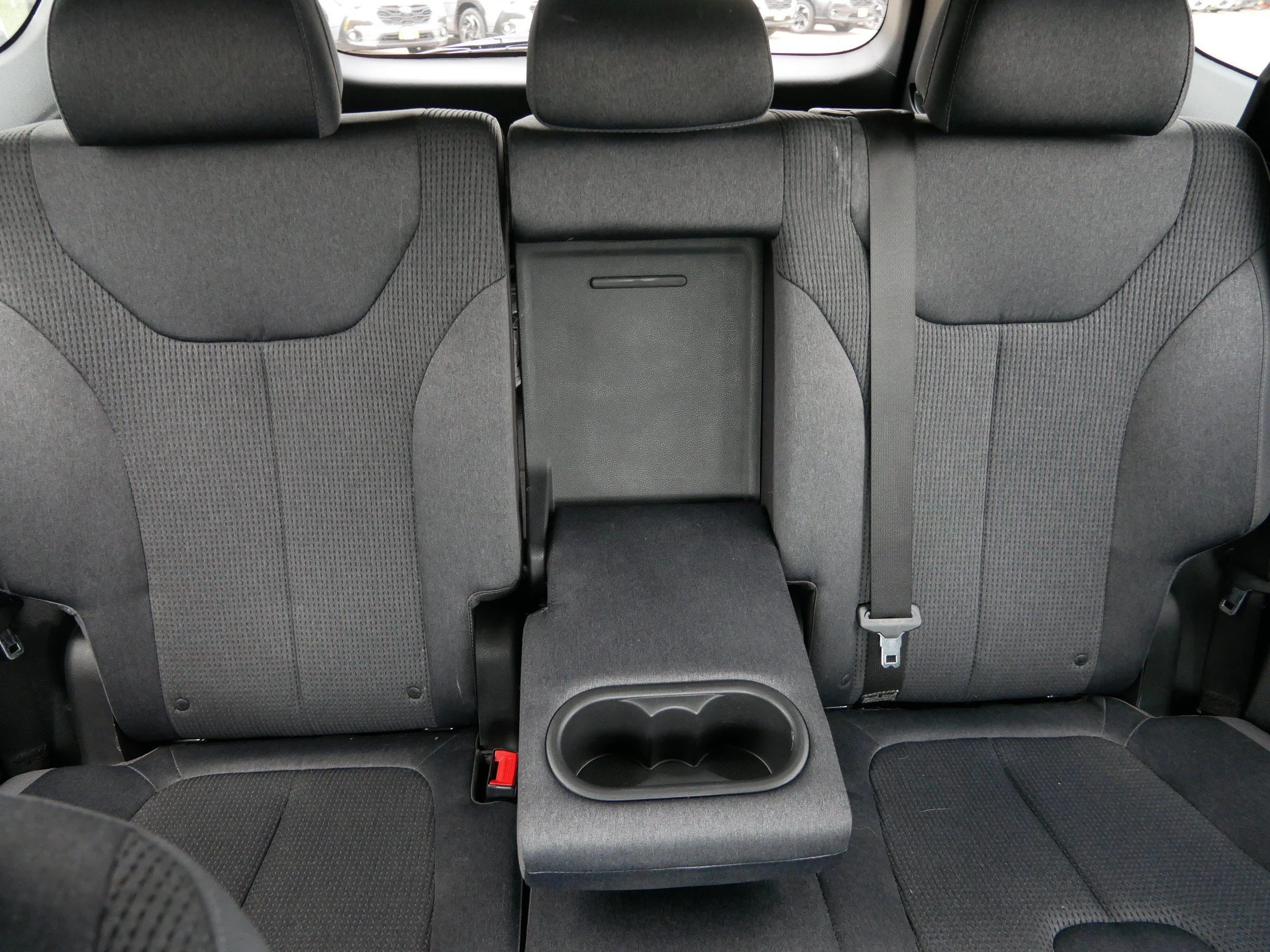 Used 2022 Hampton Gray Hyundai SEL image 13