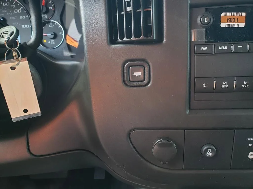 2025 Chevrolet Express Cargo Work Van - Photo 26