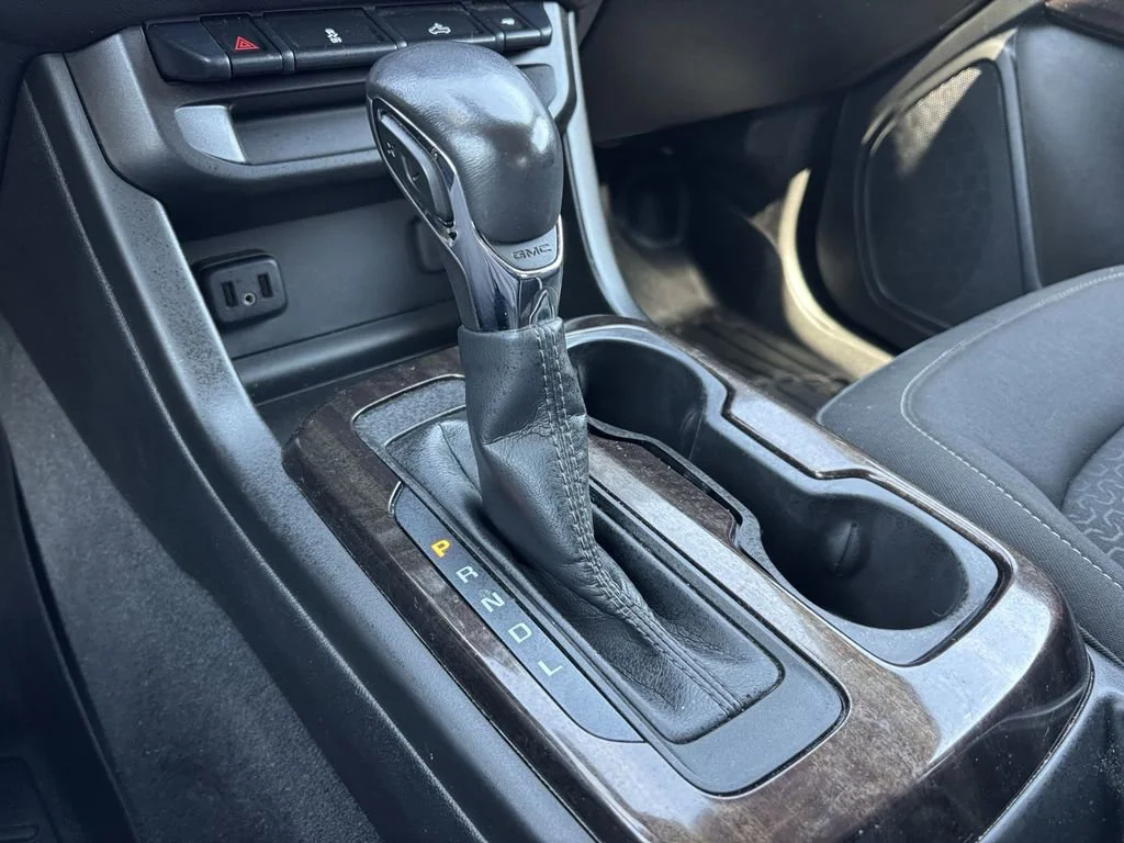 Used 2022 Summit White GMC Elevation image 32