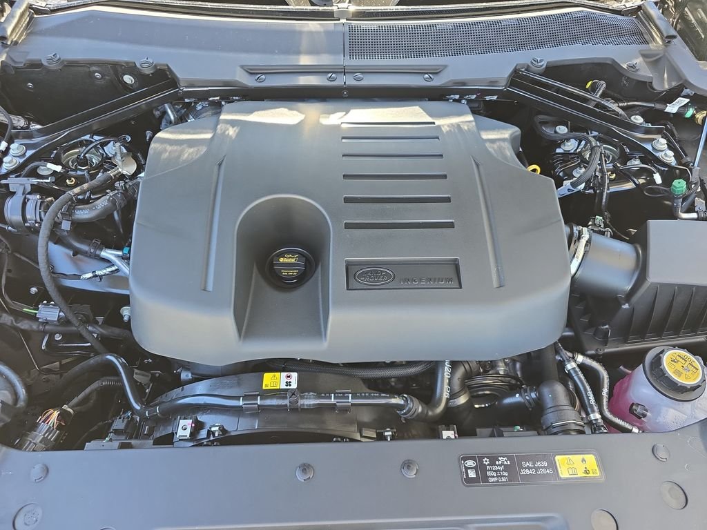 New 2026 Santorini Black Land Rover X-Dynamic SE image 31