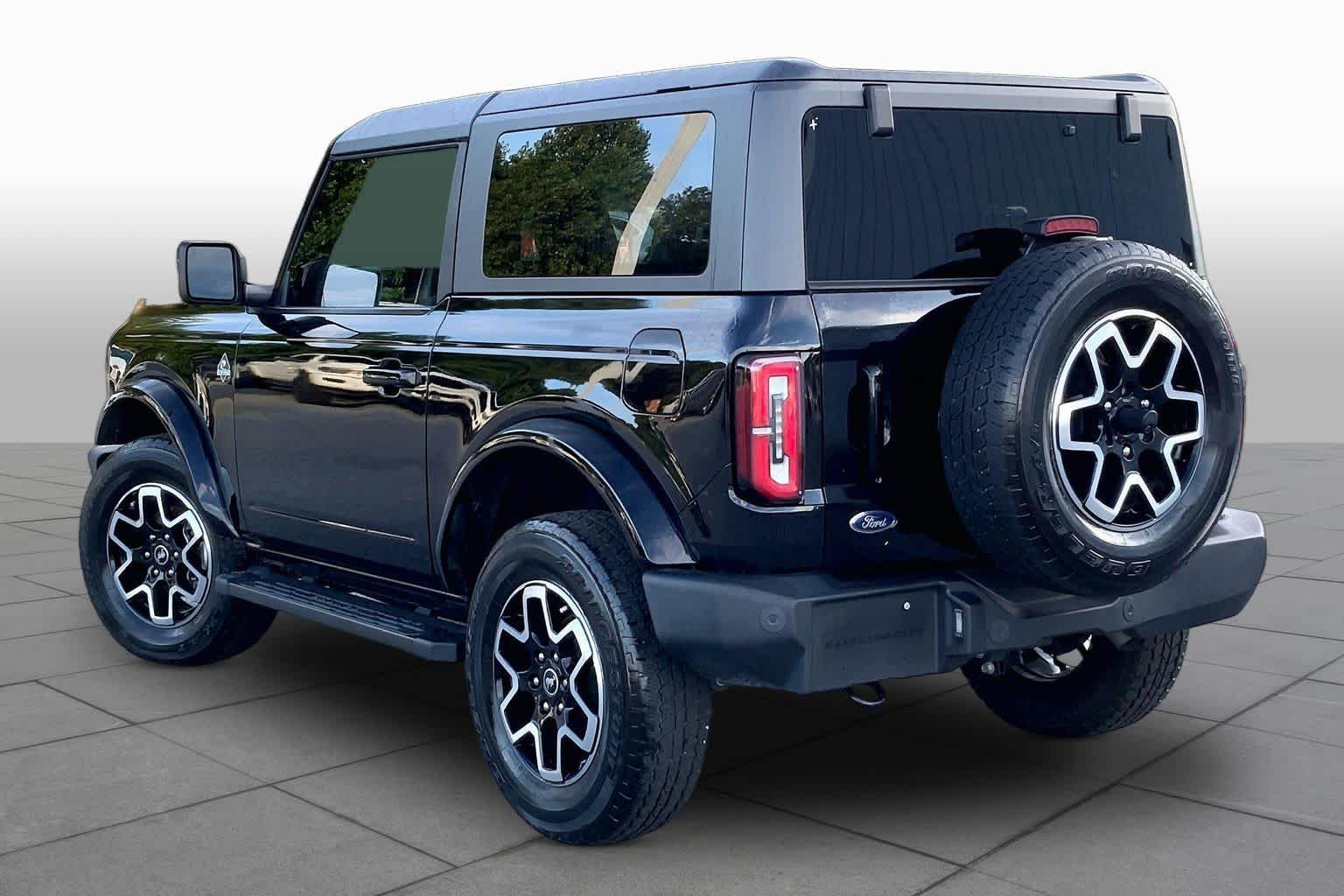 Used 2022 Shadow Black Ford Outer Banks image 11