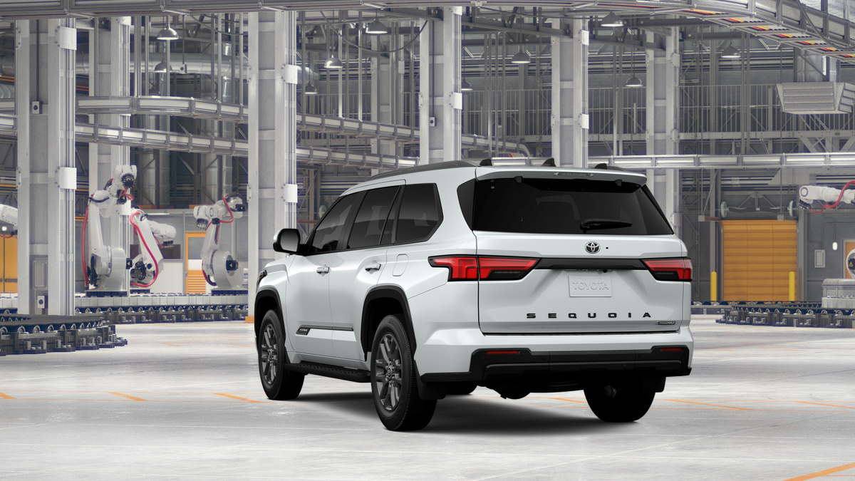 New 2026 Wind Chill Pearl Toyota Platinum image 7