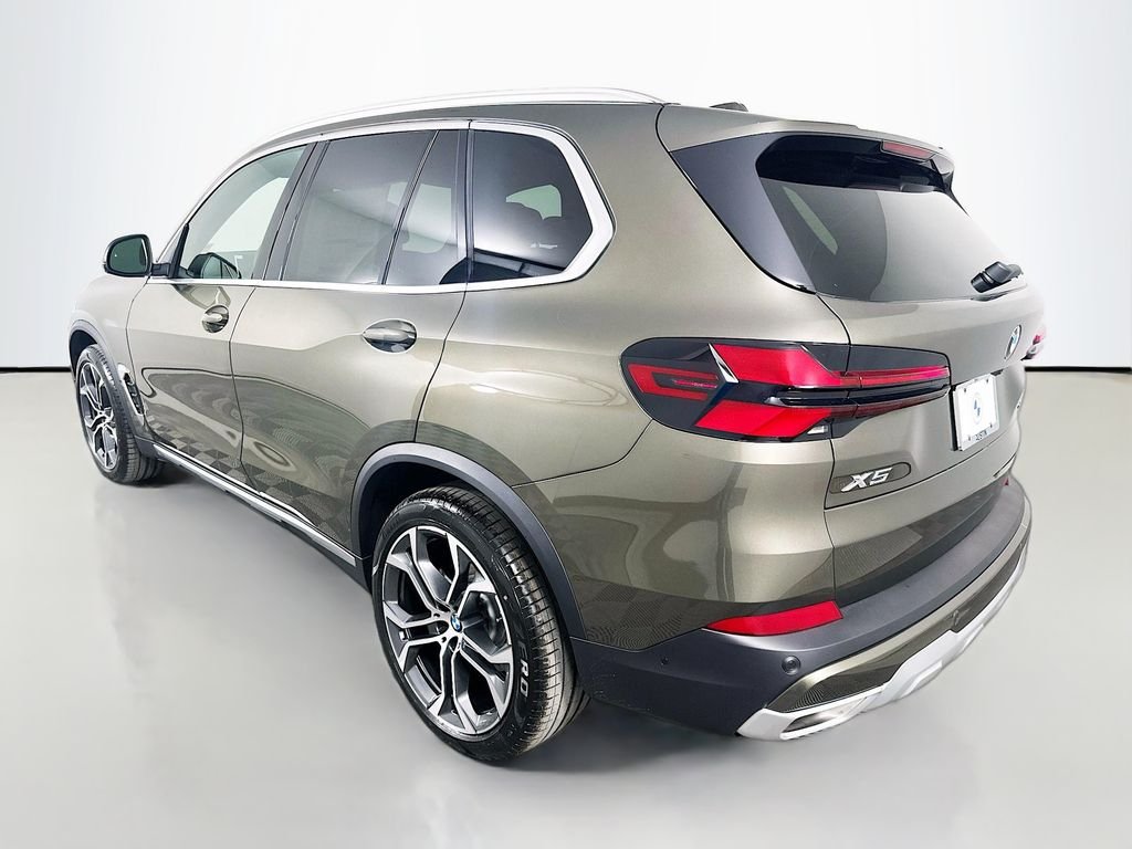New 2026 Manhattan Green Metallic BMW xDrive40i image 7