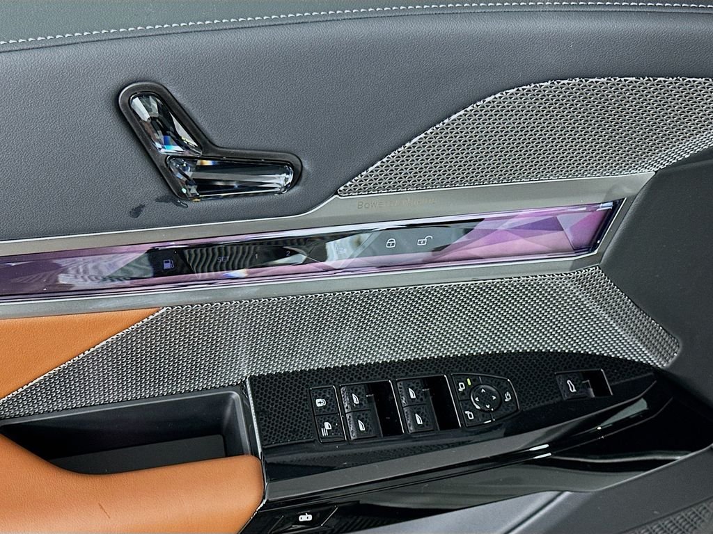 2025 BMW 7 Series 750e - Photo 20