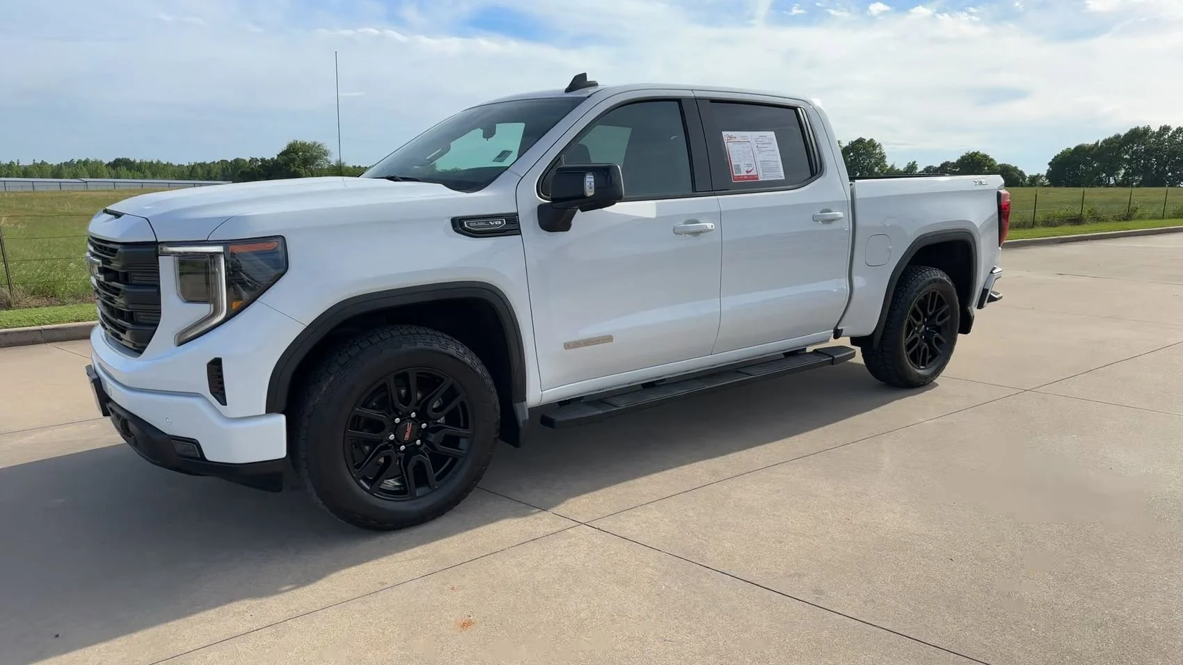 Used 2024 Summit White GMC Elevation image 4