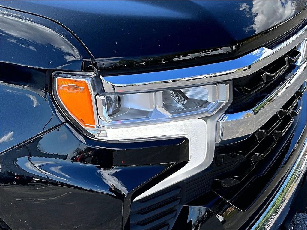 Used 2025 Black Chevrolet LT image 32