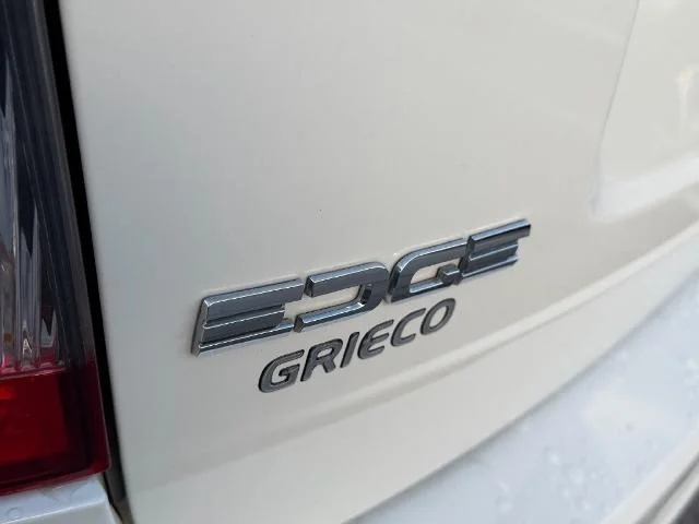 Used 2011 White Suede Ford SE image 37
