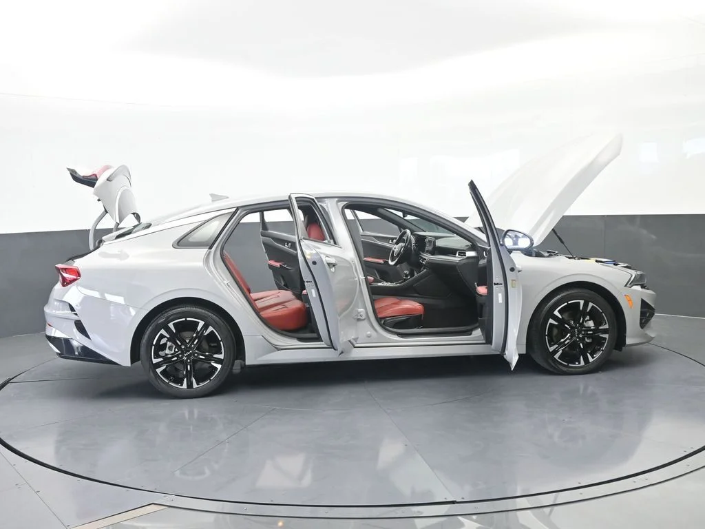 Used 2024 Wolf Gray Kia GT-Line image 76