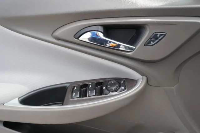 Used 2022  Chevrolet LT image 11