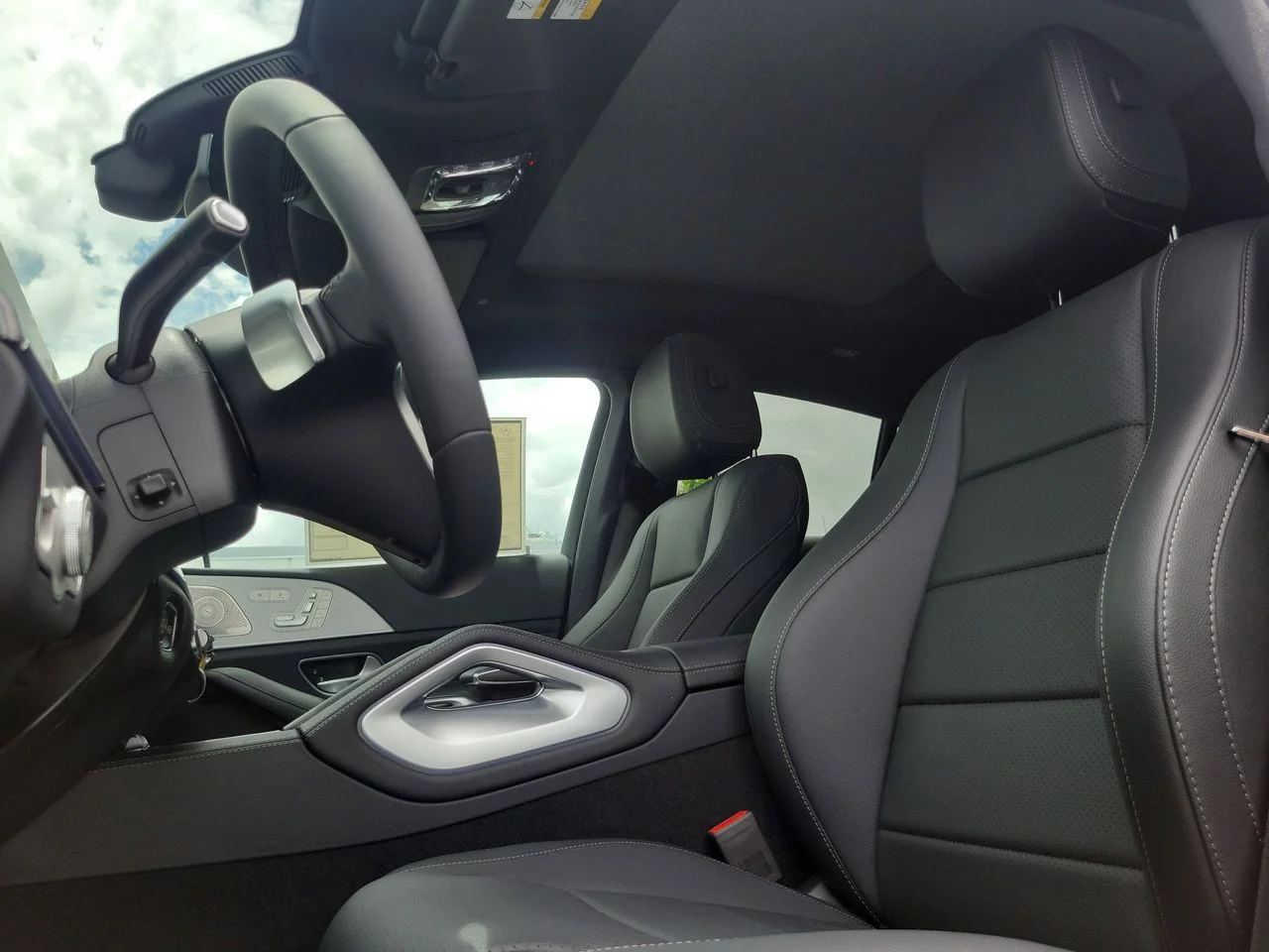 New 2026 Obsidian Black Metallic Mercedes-Benz GLE 450 image 17