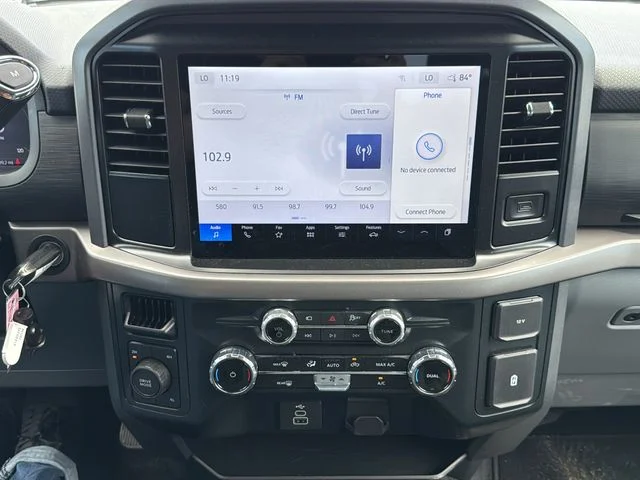 Used 2025 Blue Ford XLT image 18