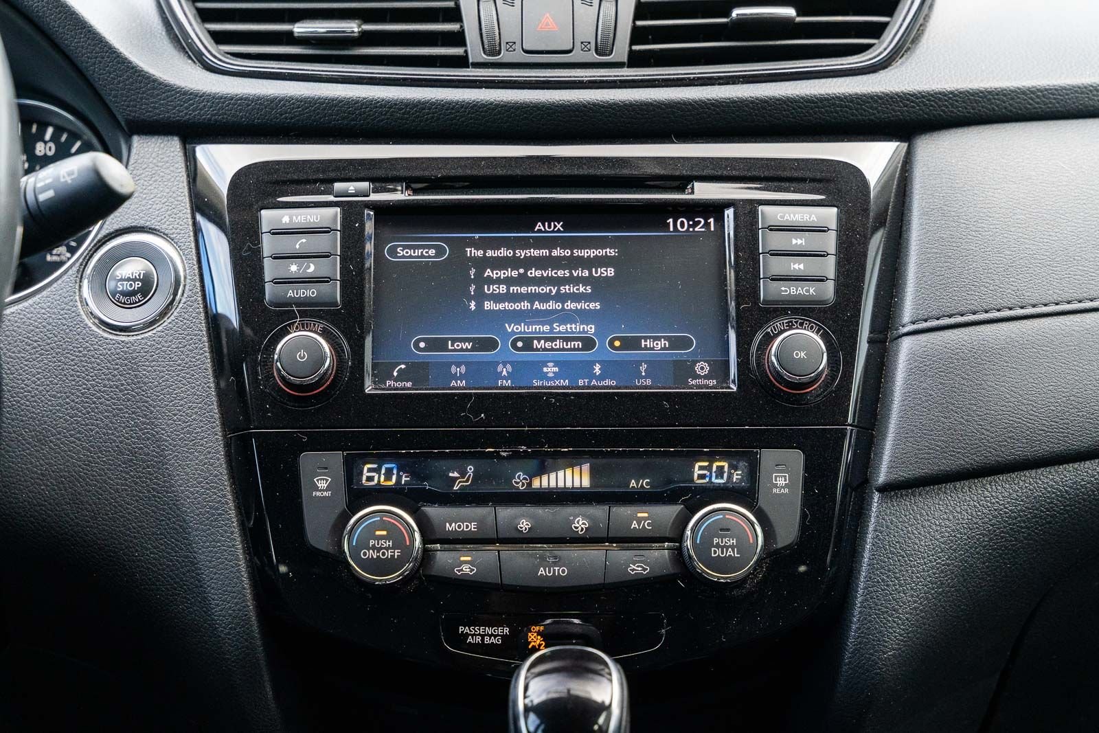 Used 2018 Glacier White Nissan SV image 28