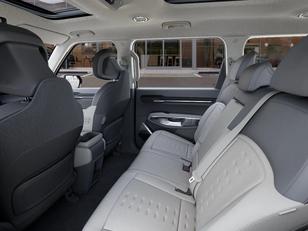 New 2026 Silver Kia Wind image 18