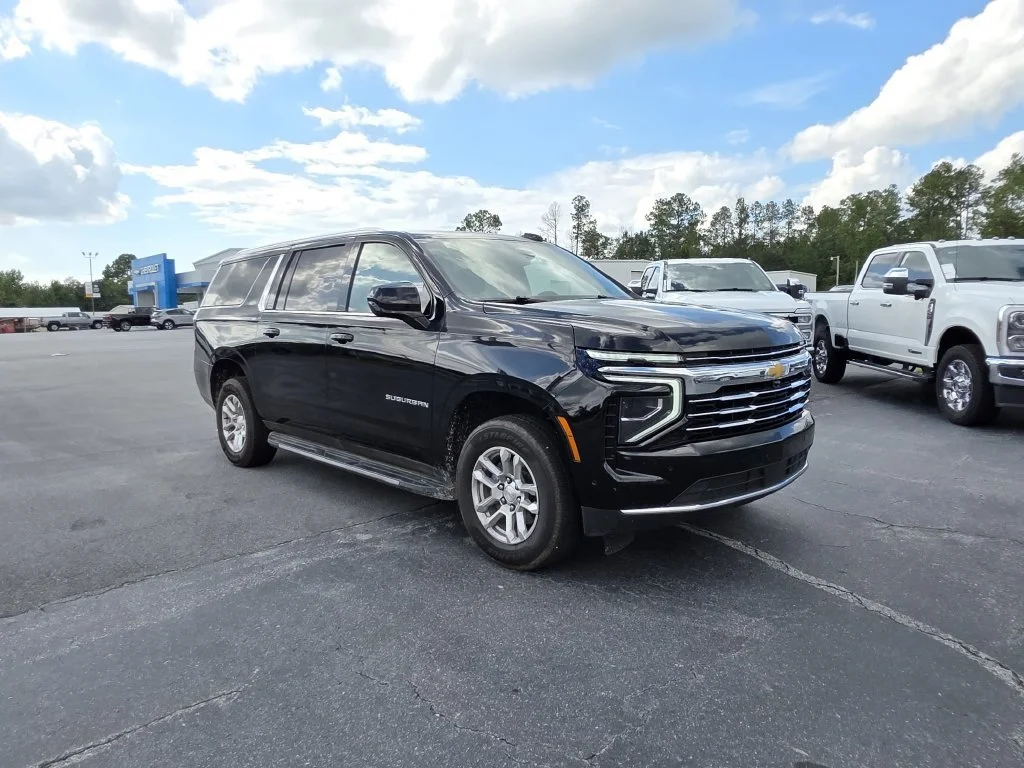 Used 2025 Black Chevrolet LT image 8