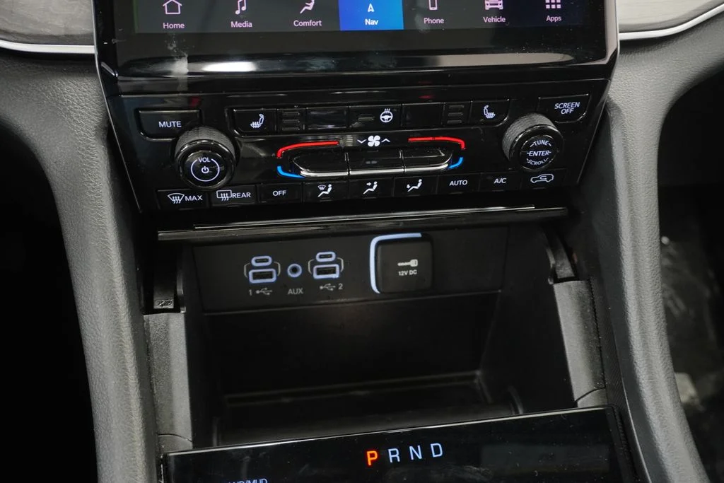 Used 2025 White Jeep Limited image 36