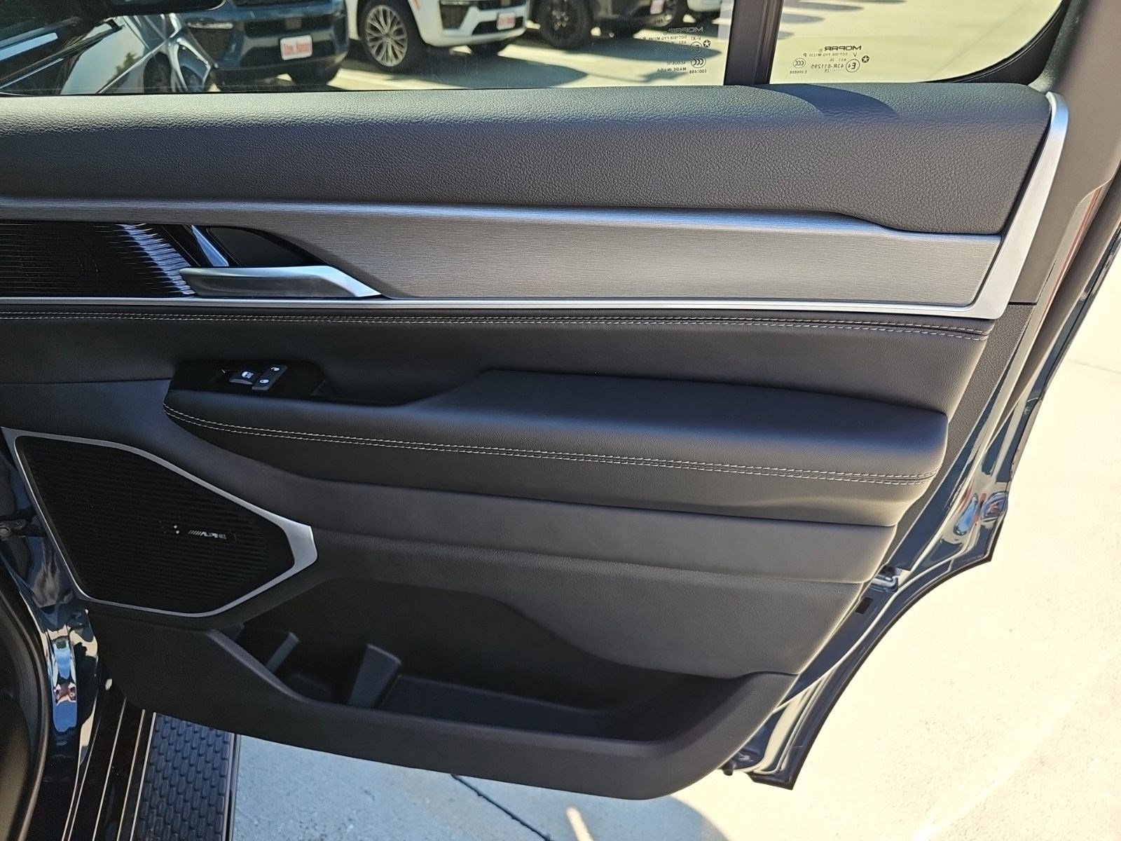 New 2026 Fathom Blue Pearlcoat Jeep Upland image 15