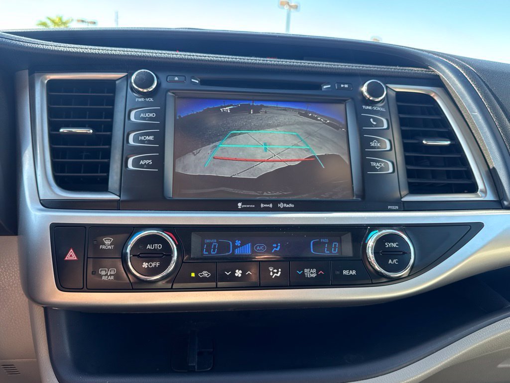 2018 Toyota Highlander LE Plus - Photo 23