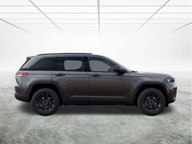 New 2026 Baltic Gray Metallic Clear-Coat Exterior Paint Jeep Altitude image 22