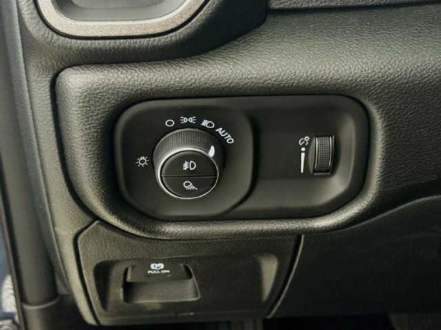 New 2026 Forged Blue Metallic Exterior Paint RAM Warlock image 10