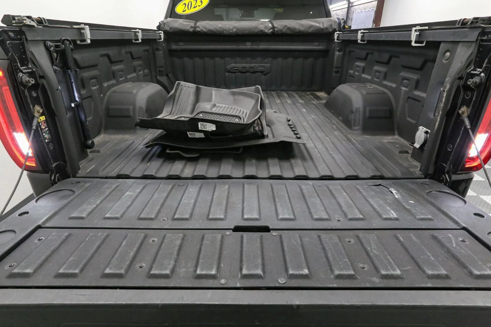 Used 2023 Onyx Black GMC AT4 image 12