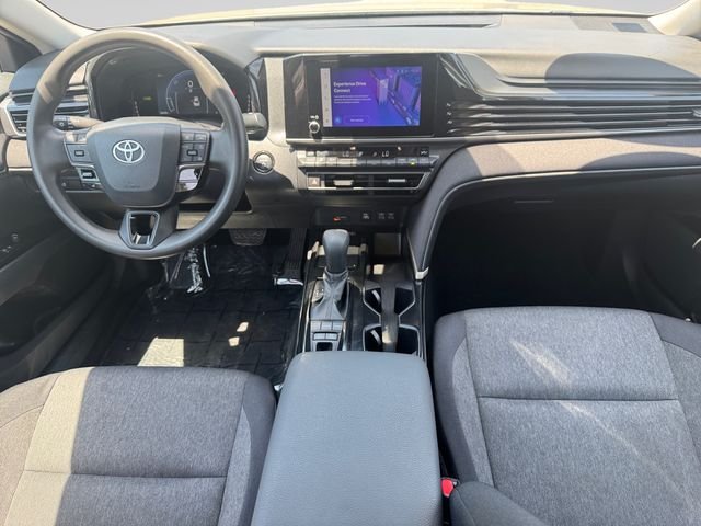 2025 Toyota Camry LE - Photo 15