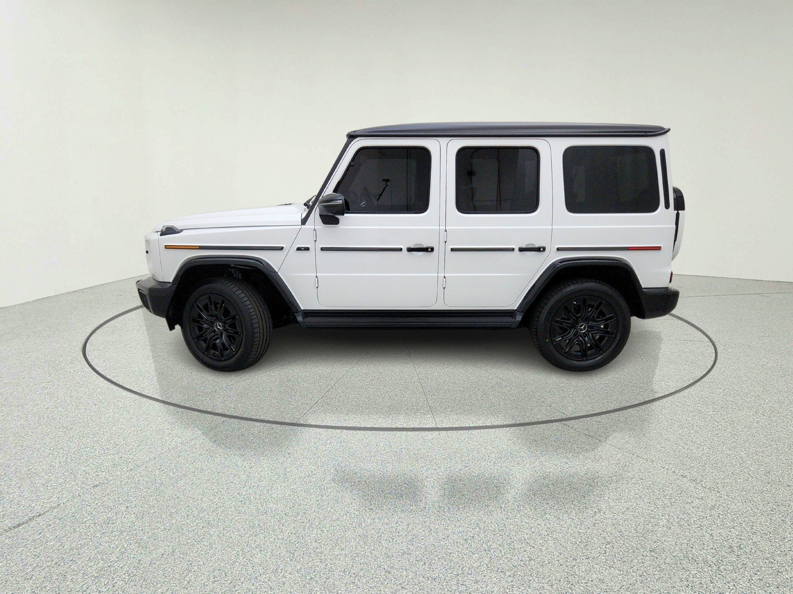 Certified Used 2026 MANUFAKTUR Moonlight White Metallic Mercedes-Benz G 580e image 14
