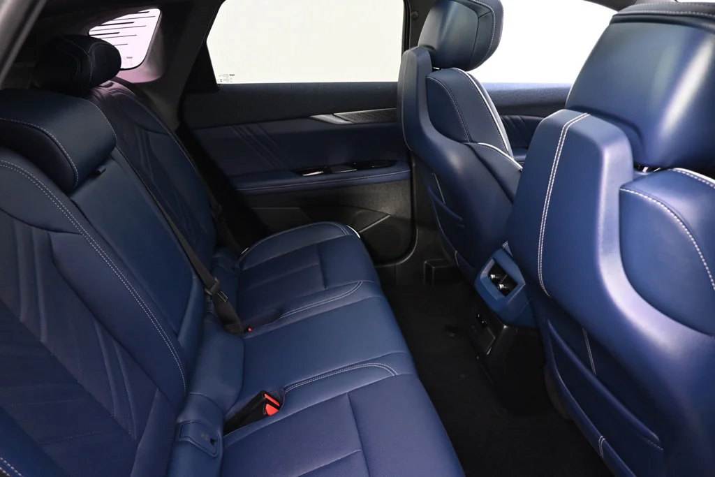 2026 Cadillac OPTIQ Premium Luxury - Photo 18