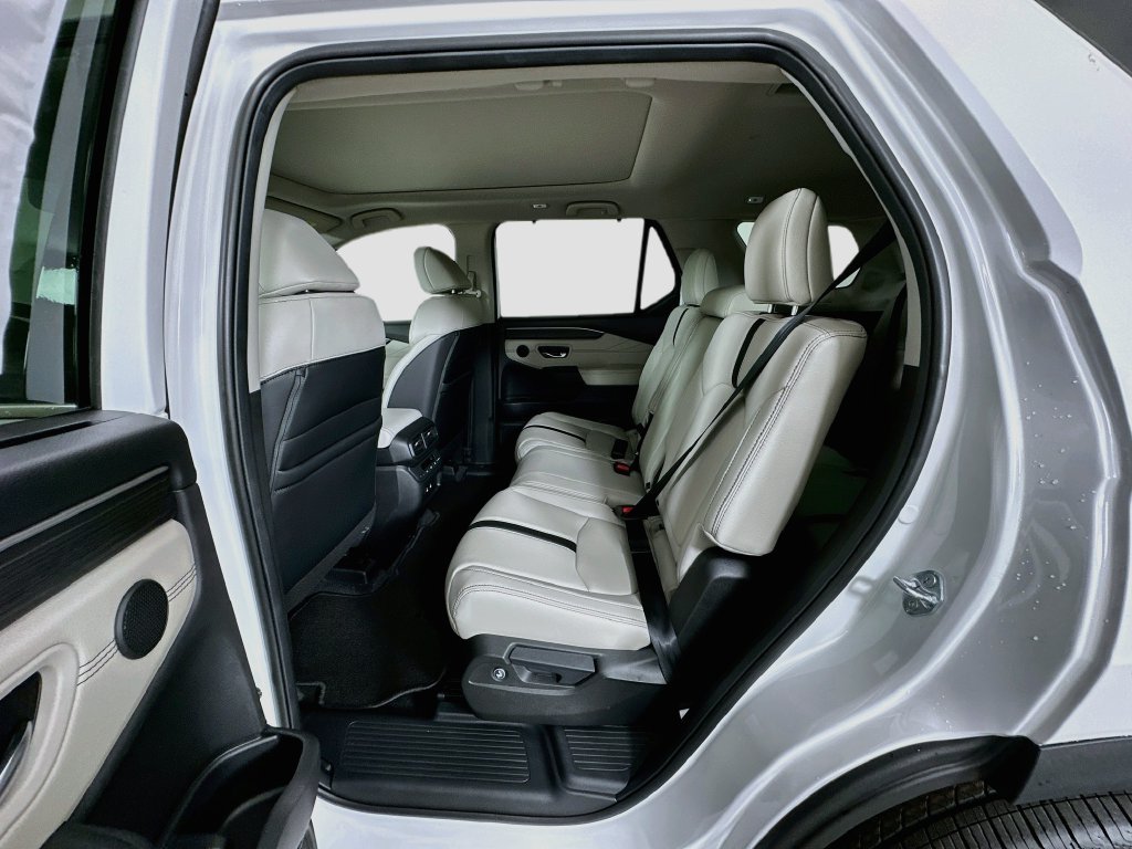 New 2026 Platinum White Pearl Honda Touring image 17