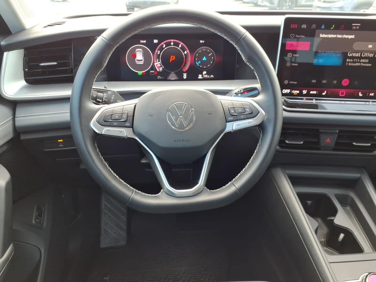 Certified Used 2025 Pyrite Silver Metallic Volkswagen SE image 14