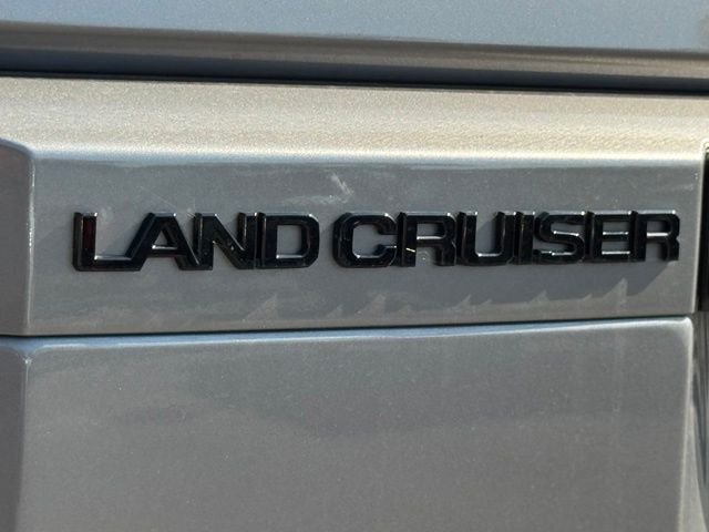 Used 2024  Toyota Base image 12