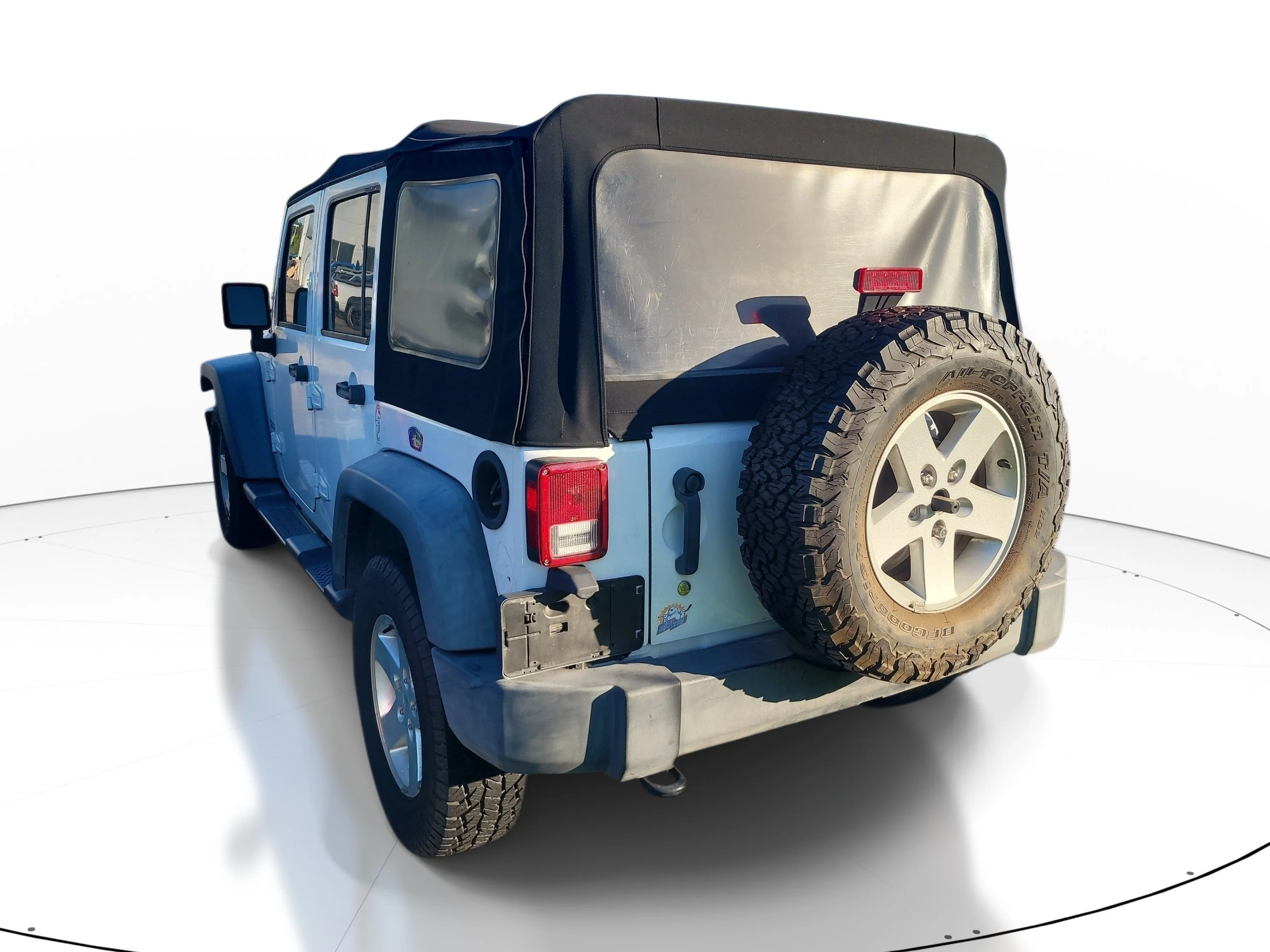 Used 2018 Bright White Clearcoat Jeep Sport S image 6