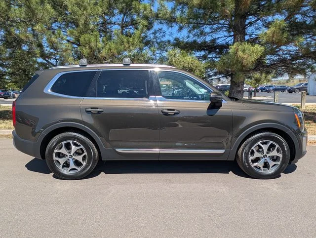 Used 2022 Moss Kia EX image 2