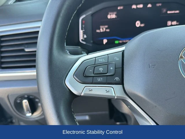 Used 2021  Volkswagen SEL image 23