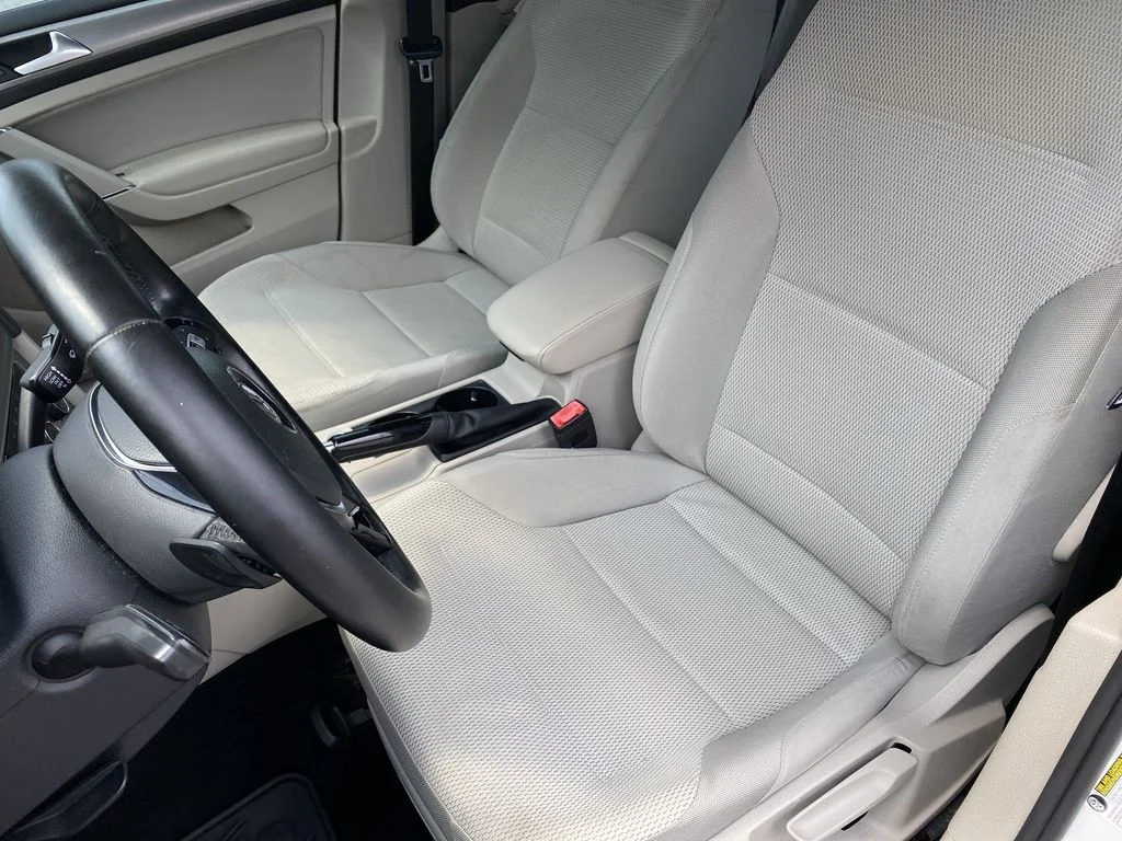 Used 2016 Pure White Volkswagen S image 11
