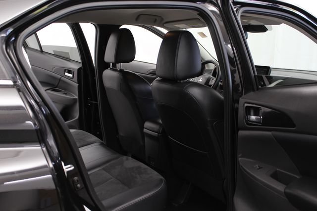 Used 2024  Mitsubishi SEL image 27