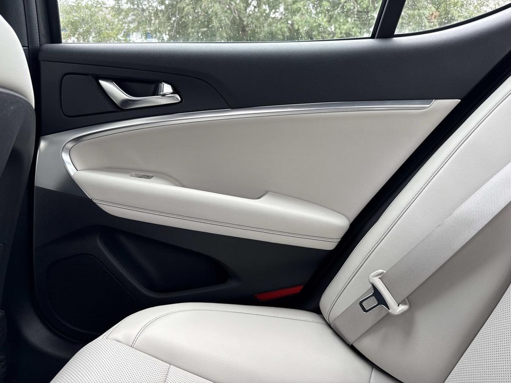 Used 2025 Gray Genesis 2.5T image 17