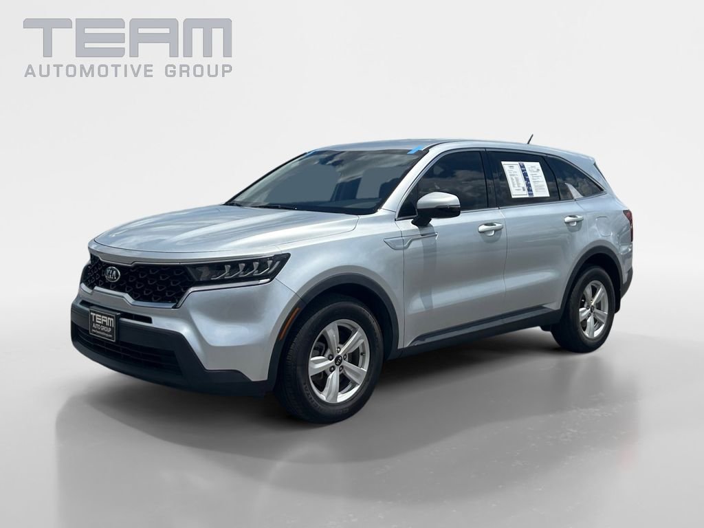 Used 2021 Silver Kia LX image 3