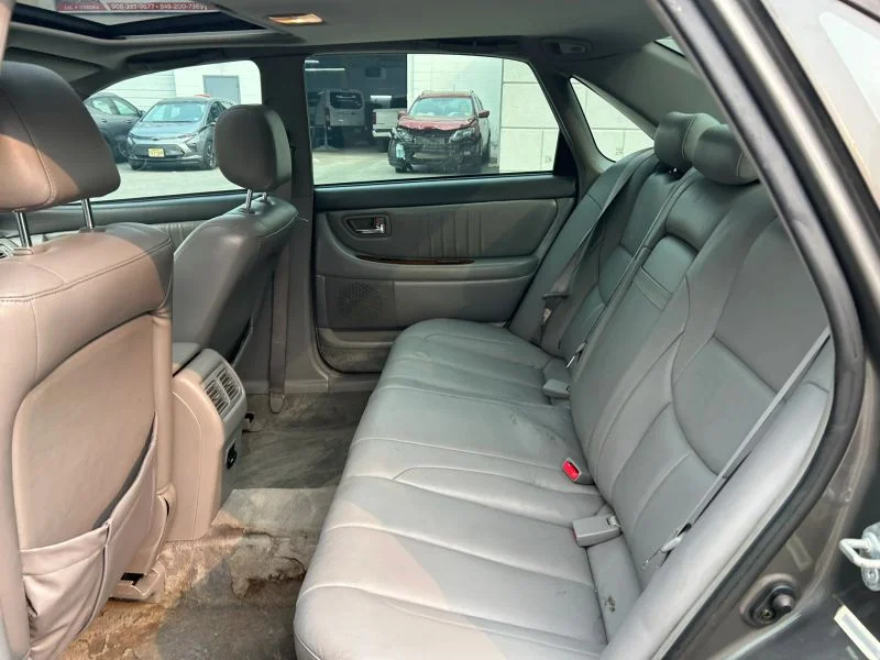 Used 2004 Gray Toyota XLS Sedan 4D image 32