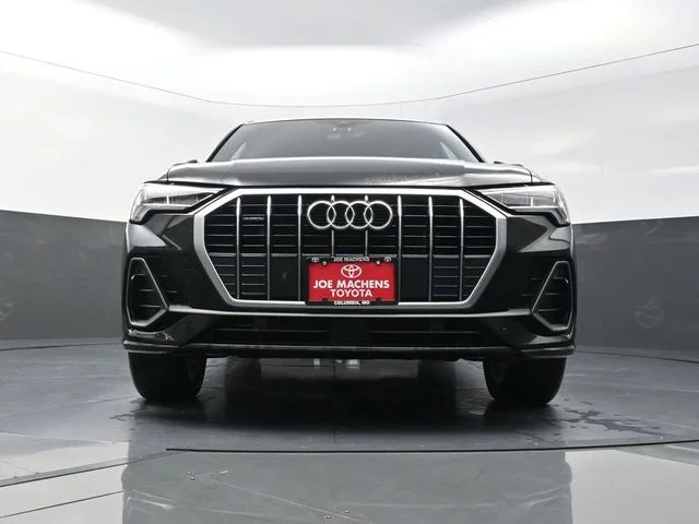 Used 2025  Audi Premium image 32