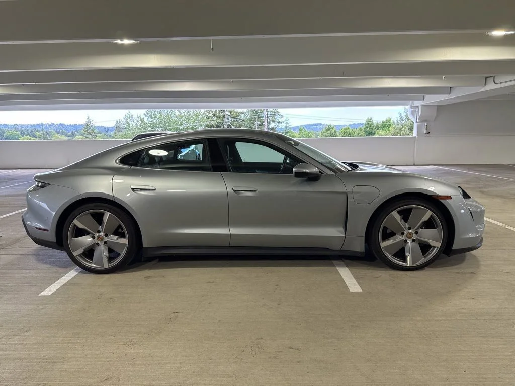 Used 2020  Porsche 4S image 4