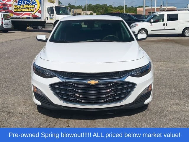 Used 2025 White Chevrolet LT image 16